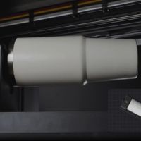 Impressão em objetos espessos com a xTool O1 Omni Printer Single UV