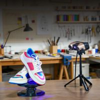 Revopoint MetroY Ultra mesa giratória automática