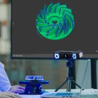 Revopoint MetroX Pro mesa rotativa automática