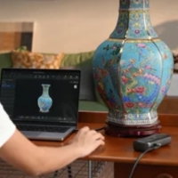 Revopoint Range 3 a utilizar o rastreamento por características geométricas durante a digitalização 3D